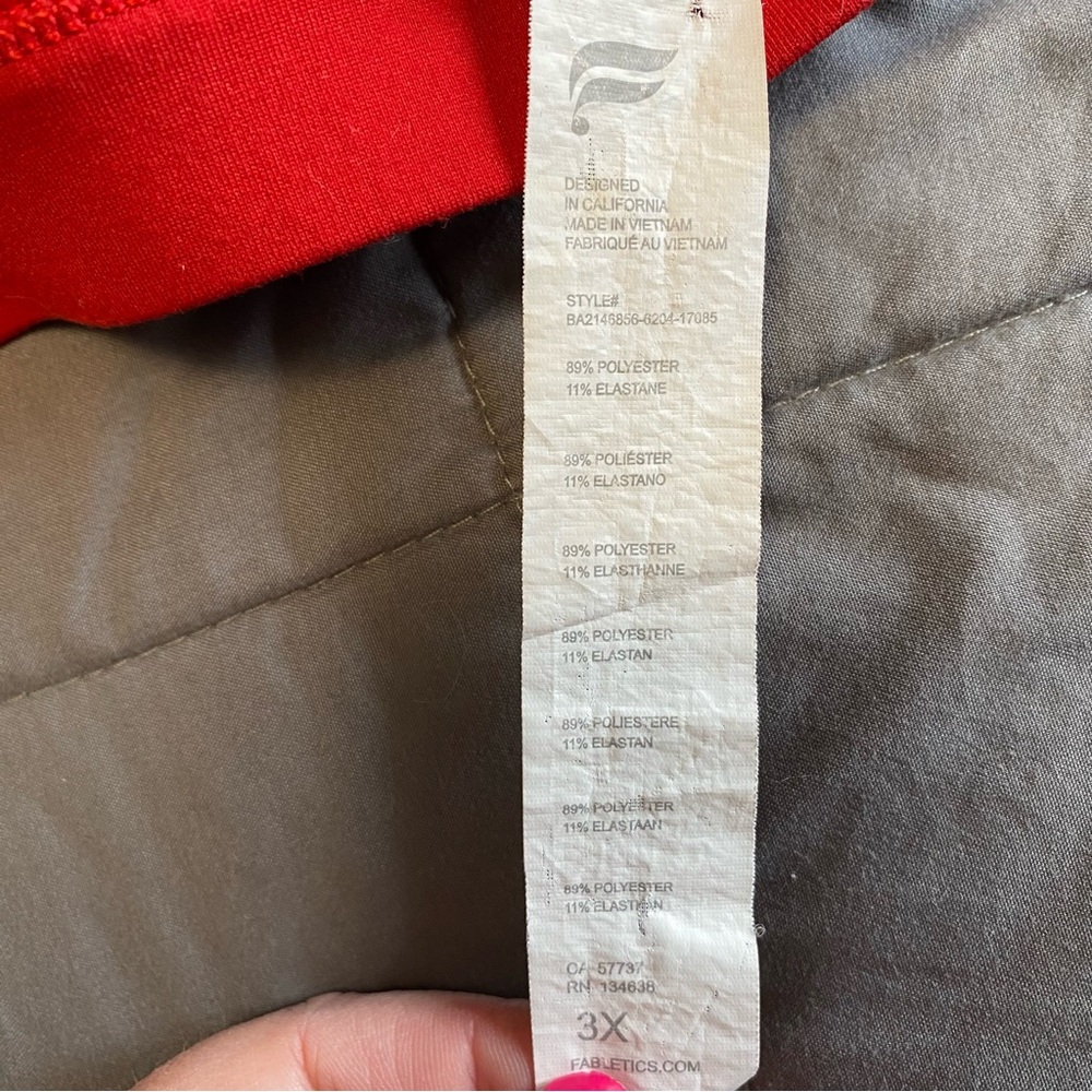 Fabletics 3X Women’s Red Sports Bra EUC Activewear Sporty Athletic Athleisure - Picture 8 of 9